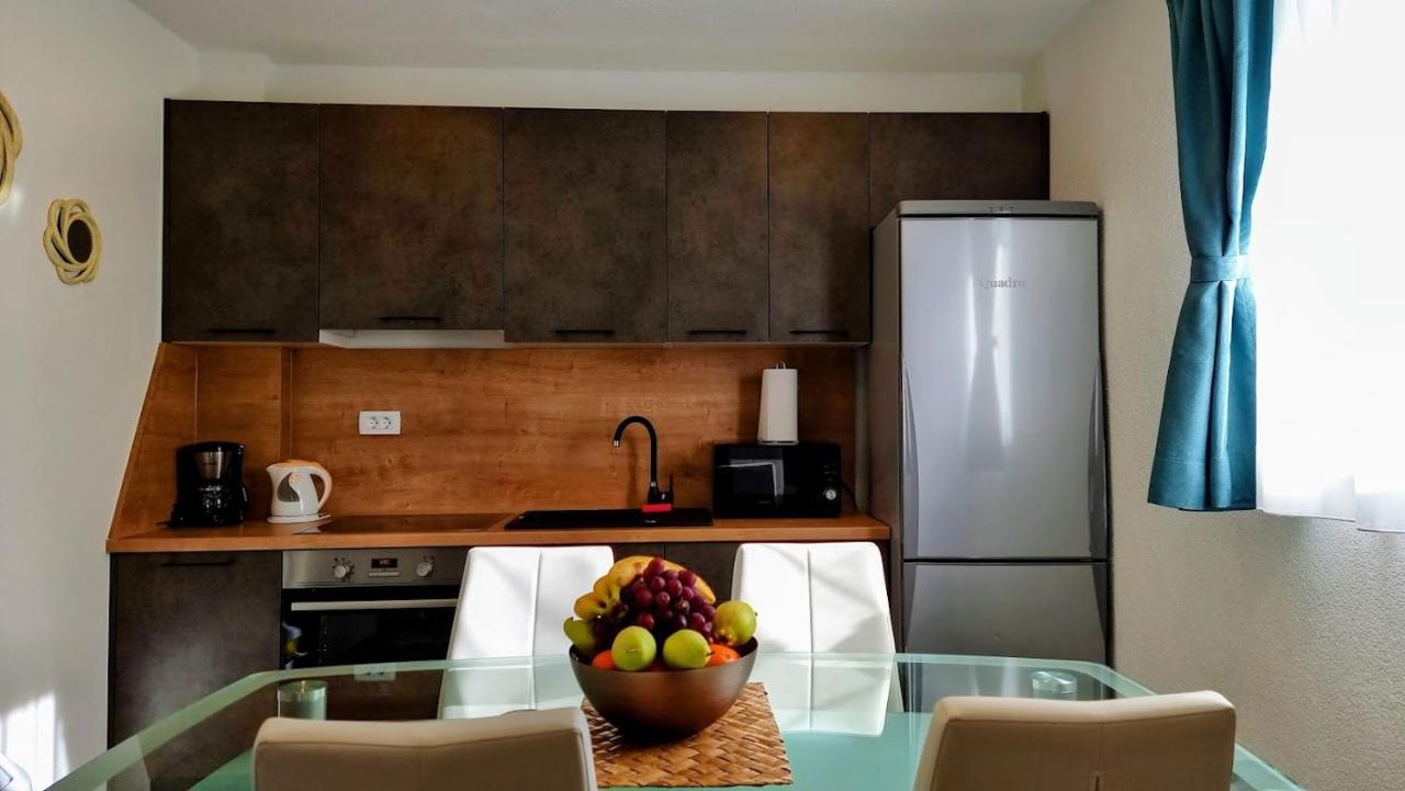 Dorijini Dvori Bed & Breakfast Baska Voda Luaran gambar