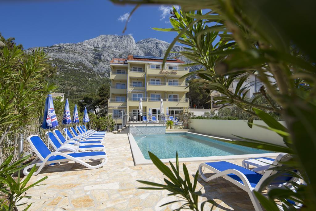Dorijini Dvori Bed & Breakfast Baska Voda Luaran gambar