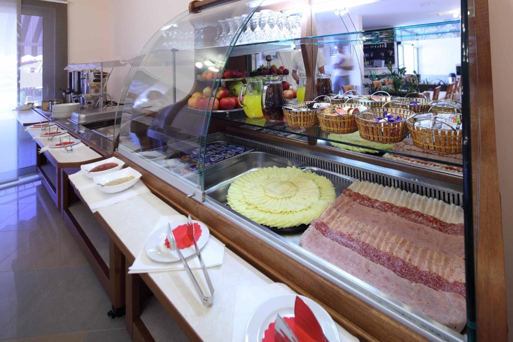 Dorijini Dvori Bed & Breakfast Baska Voda Luaran gambar