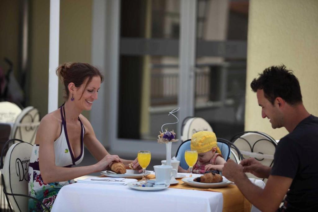 Dorijini Dvori Bed & Breakfast Baska Voda Luaran gambar